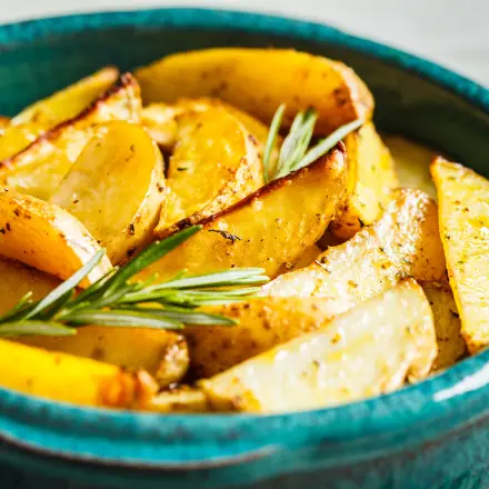 Einfache Steakhouse-Fries mit Schale – selber machen