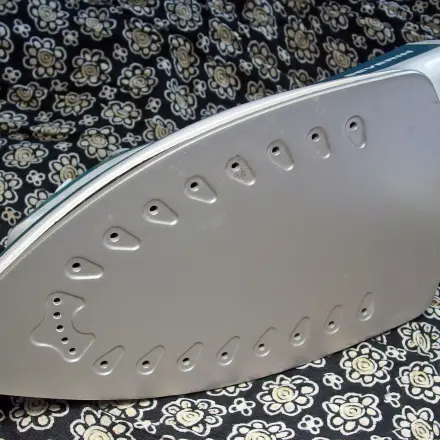 Bügeleisen reinigen