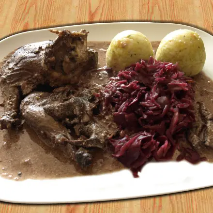 Nutria mit Pilzsoße