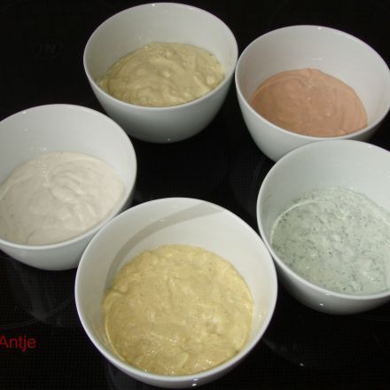 Fünferlei Fonduesaucen