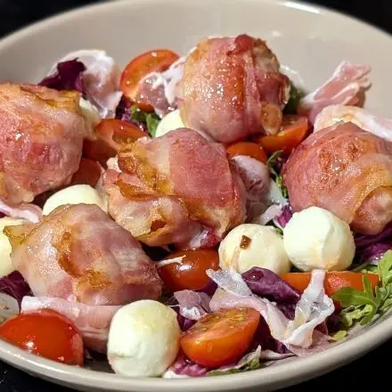 Knusprige Bacon-Mozzarellabällchen aus der Heißluftfritteuse