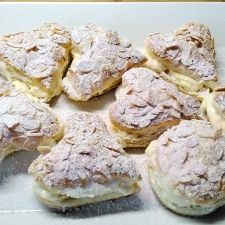 Blätterteigtaschen mit Pudding-Mascarponecreme-Füllung