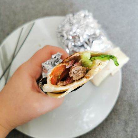 Einfache türkische Pizza aus Wraps