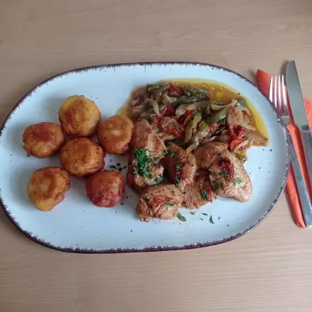 Marinierte Hähnchenbrust mit Paprika-Fenchel-Gemüse