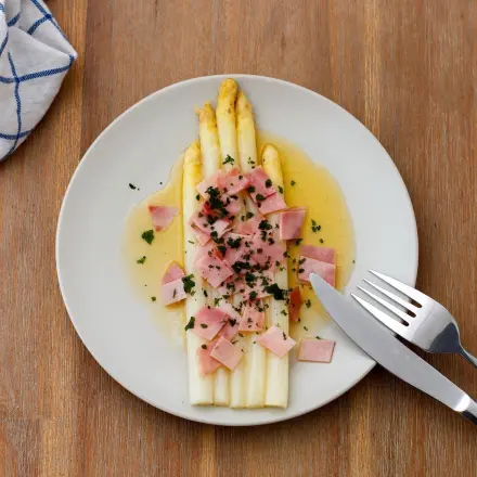 Weißer Spargel mit Butter