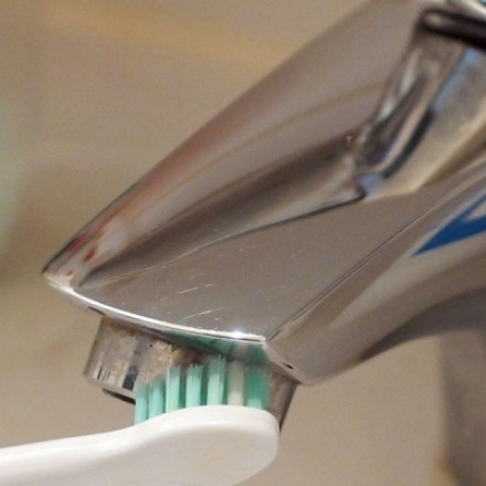 Putzen mit Ultraschall-Zahnbürste