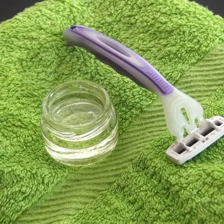 Intimrasur mit Olivenöl glatt wie ein Babypopo