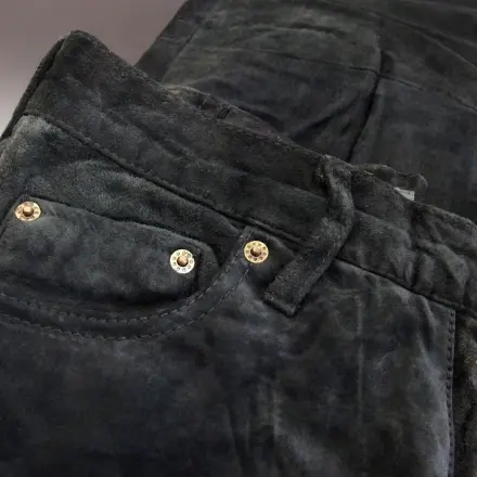 Wildleder (Jacke, Hemd, Hose) reinigen