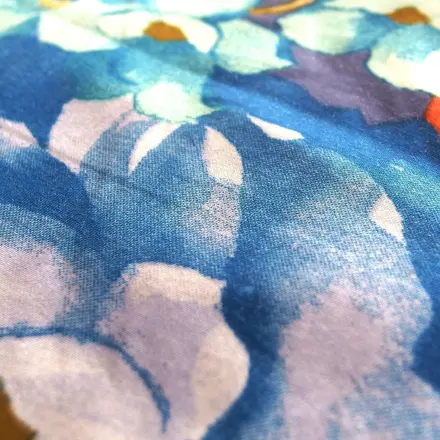 Saftflecken mit Sprudelwasser entfernen