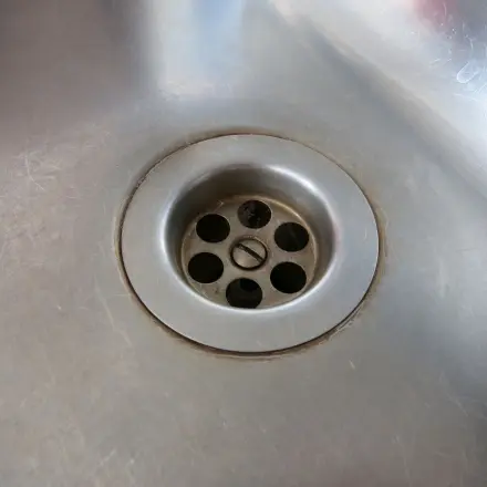 Verfärbungen im Spülbecken