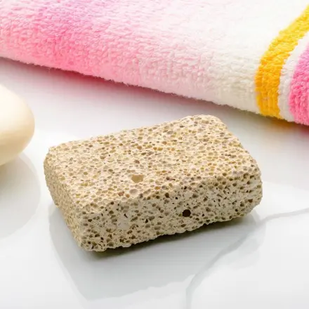 Kalkablagerungen im WC: Bimsstein