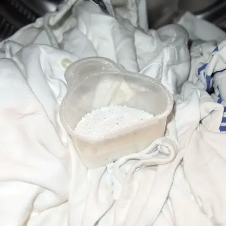 Teure Weißwaschmittel müssen nicht sein