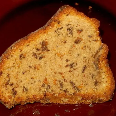 Nusskuchen mit Schokoladenstückchen