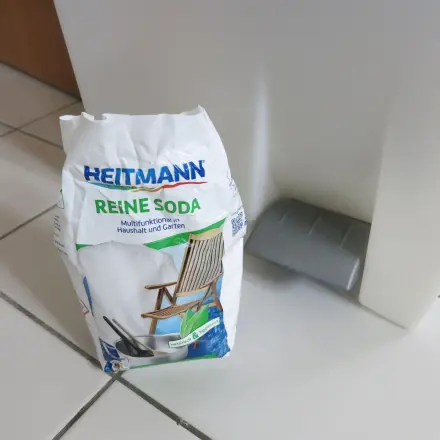 Mülleimer reinigen mit Soda