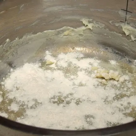 Angebranntes in Töpfen mit Backpulver lösen