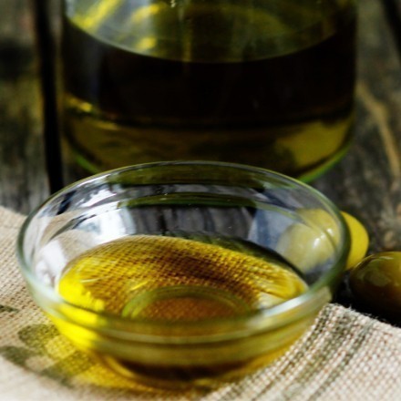 Lebensmittelmotten fangen mit Olivenöl