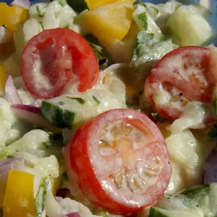 Kein Essig oder Zitrone mehr im Haus? Der Salatsoßen-Tipp