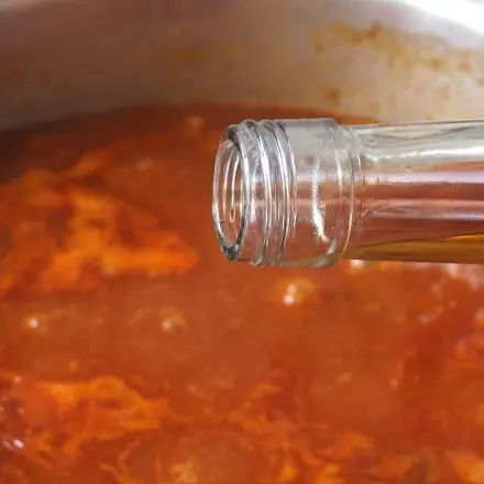 Gulasch mit Rotwein