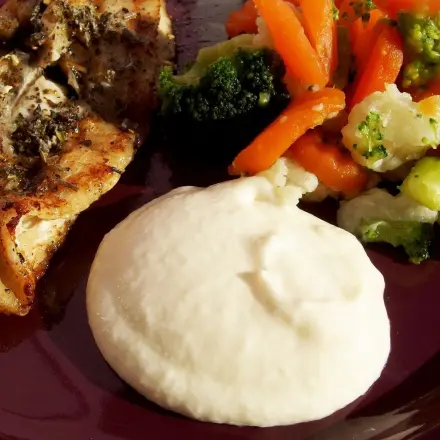 Meerrettichsahne zu Fisch und Fleisch