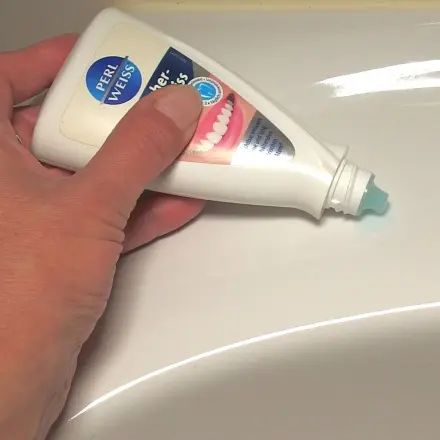 Rostflecken auf Badkeramik: Perlweiss