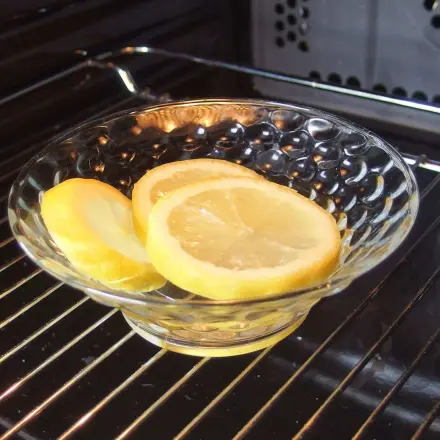 Mikrowelle ohne Chemie reinigen