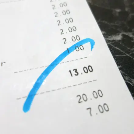 Filzstift auf Papier mit Kartoffelmehl entfernen