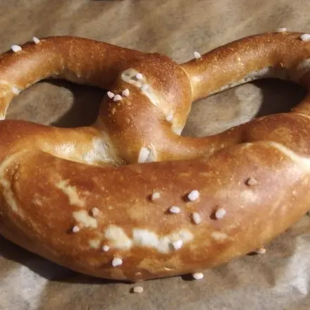 Brezeln aus dem TK-Fach knusprig mit Öl