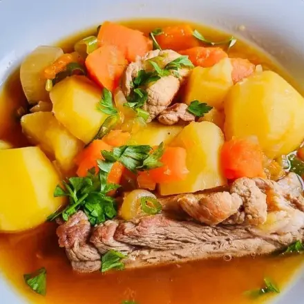 Möhrensuppe mit Kassler nach Omas Art