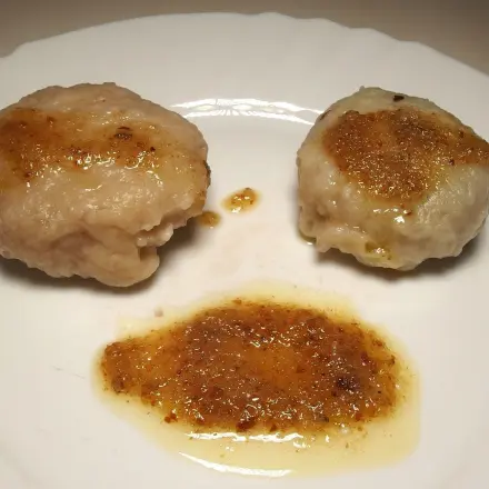 Obstknödel aus Hefeteig