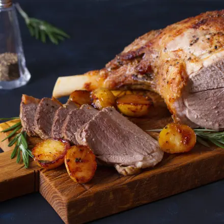 Lammkeule italienische Art - Abbochio al forno