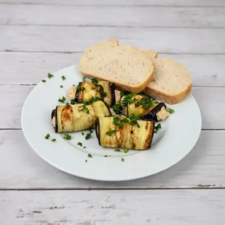 Gefüllte Auberginenröllchen