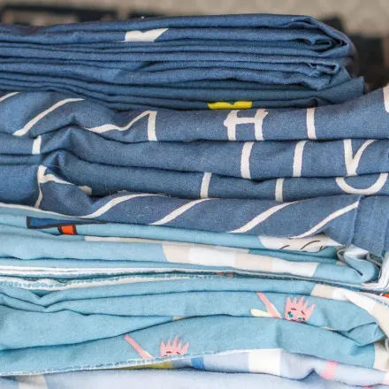 Bettwäsche bügeln im Schrank