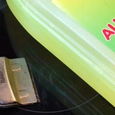 Glaskeramikfelder / Glaskeramik mit Allzweckreiniger reinigen