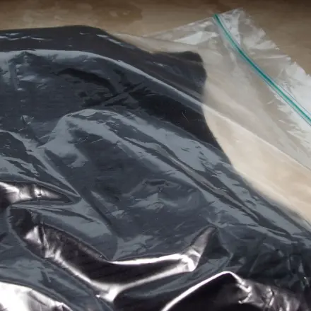 Kleider verpacken für den Rucksack in Ziploc-Beuteln