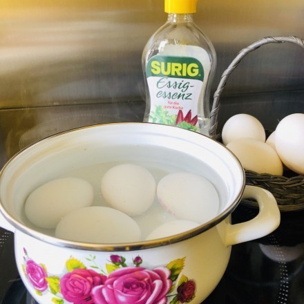 Weichgekochte Eier: Keine auslaufenden Eier mit Essig