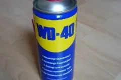 Klebereste entfernen mit WD-40 - Wunderöl