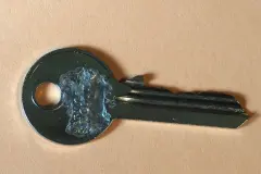 Kleberückstände mit Petroleum entfernen