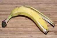 Topfrosen ohne Ungeziefer mit Bananenschalen