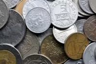 Münzen mit Essig und Salz reinigen