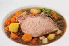 Rübenmus mit Kasseler und Kochwurst