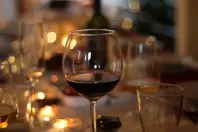 Nicht blamieren im Restaurant beim Wein "probieren"