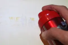 Klebereste vom doppelseitigem Klebeband mit Deo entfernen