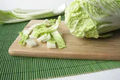 Chinakohlsalat mit Mandarinen und Ananas
