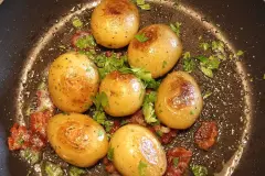 Kleine Frühkartoffeln aus der Pfanne