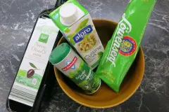 Einfaches Salatdressing mit Sojasahne