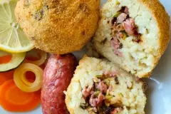 Reisb&auml;llchen: gef&uuml;llt und frittiert - sizilianische Arancini