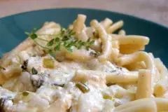 Nudeln mit Joghurt-Zitronen-Sauce