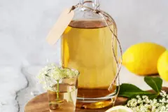 Holunderblütenschnaps