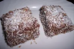Lokum Pastasi (Türkische Schokowürfel mit Kokos)