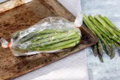Spargel im Backofen garen